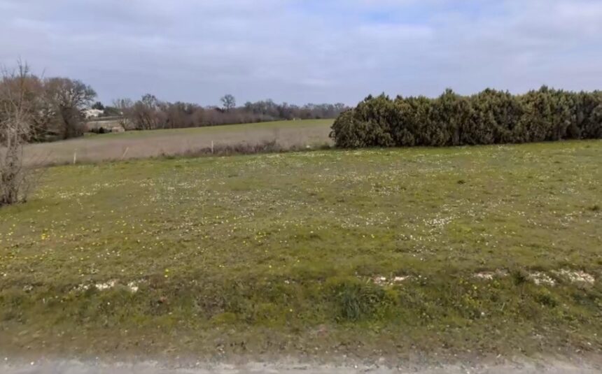 Terrain à bâtir à Pont-l’Abbé-d’Arnoult (17250)