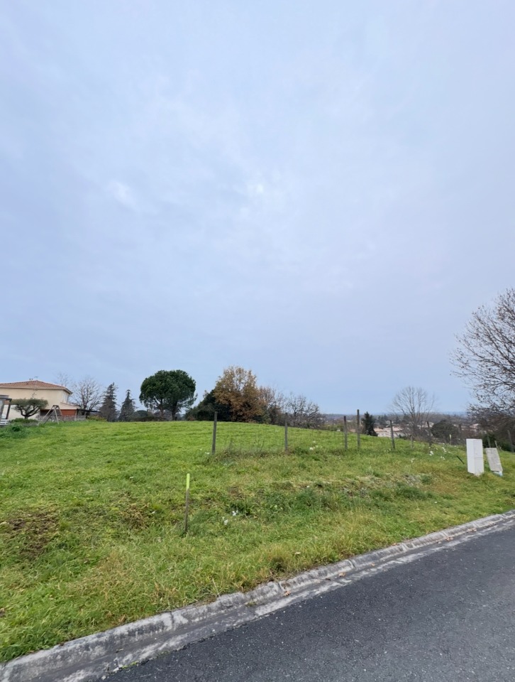 Terrain à bâtir à Saint-Germain-du-Puch (33750)