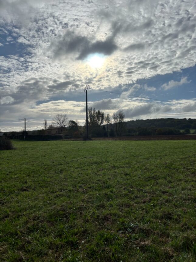 Terrain à bâtir à Saint-Germain-et-Mons (24520)