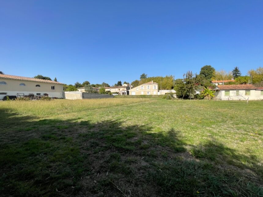 Maison à construire à Bourg (33710)